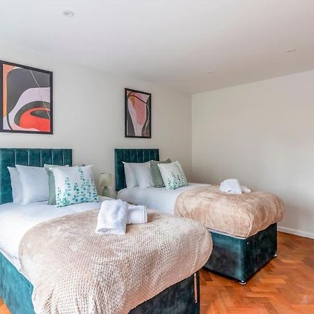 Spacious Sea View 2 Bedroom Sleeps 6-Free Parking Bournemouth Eksteriør bilde