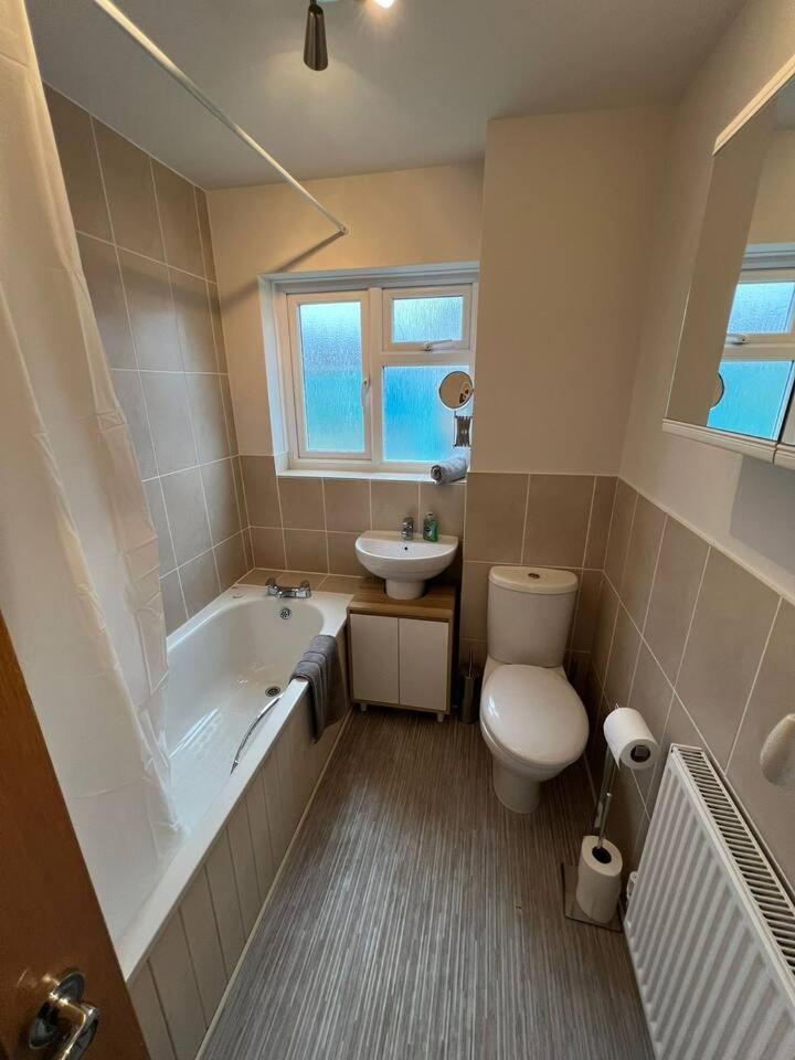 Spacious Sea View 2 Bedroom Sleeps 6-Free Parking Bournemouth Eksteriør bilde